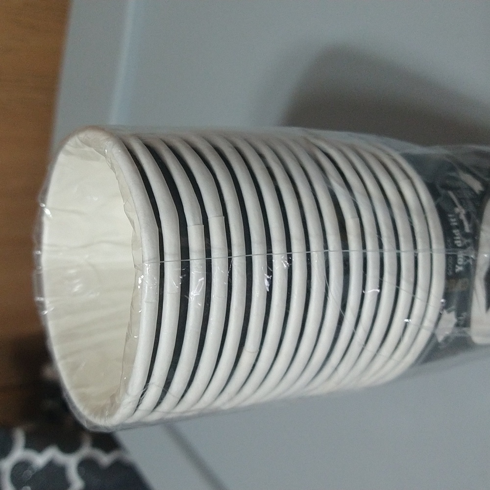 ✨✨✨ Grad Paper Cups - Picture 3 of 9